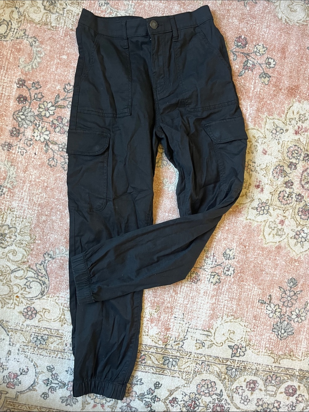 Women’s high rise cargo jogger pants size small